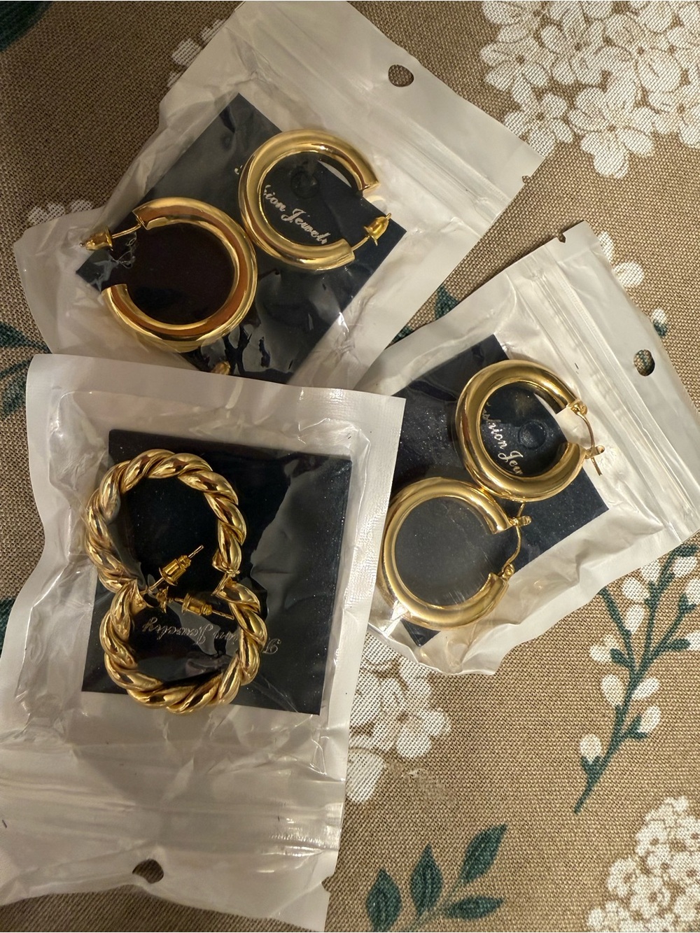 Fashion Jewelry Gold Hoop Earrings Set